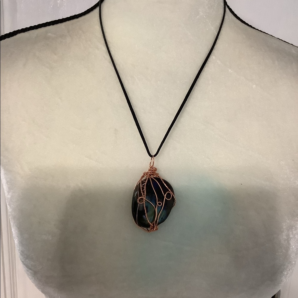 Labradorite Crystal Rope Neckline - Picture 3 of 10